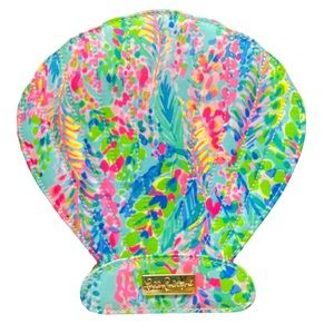 Lilly Pulitzer Shell Catch The Wave
Makeup Case Bag